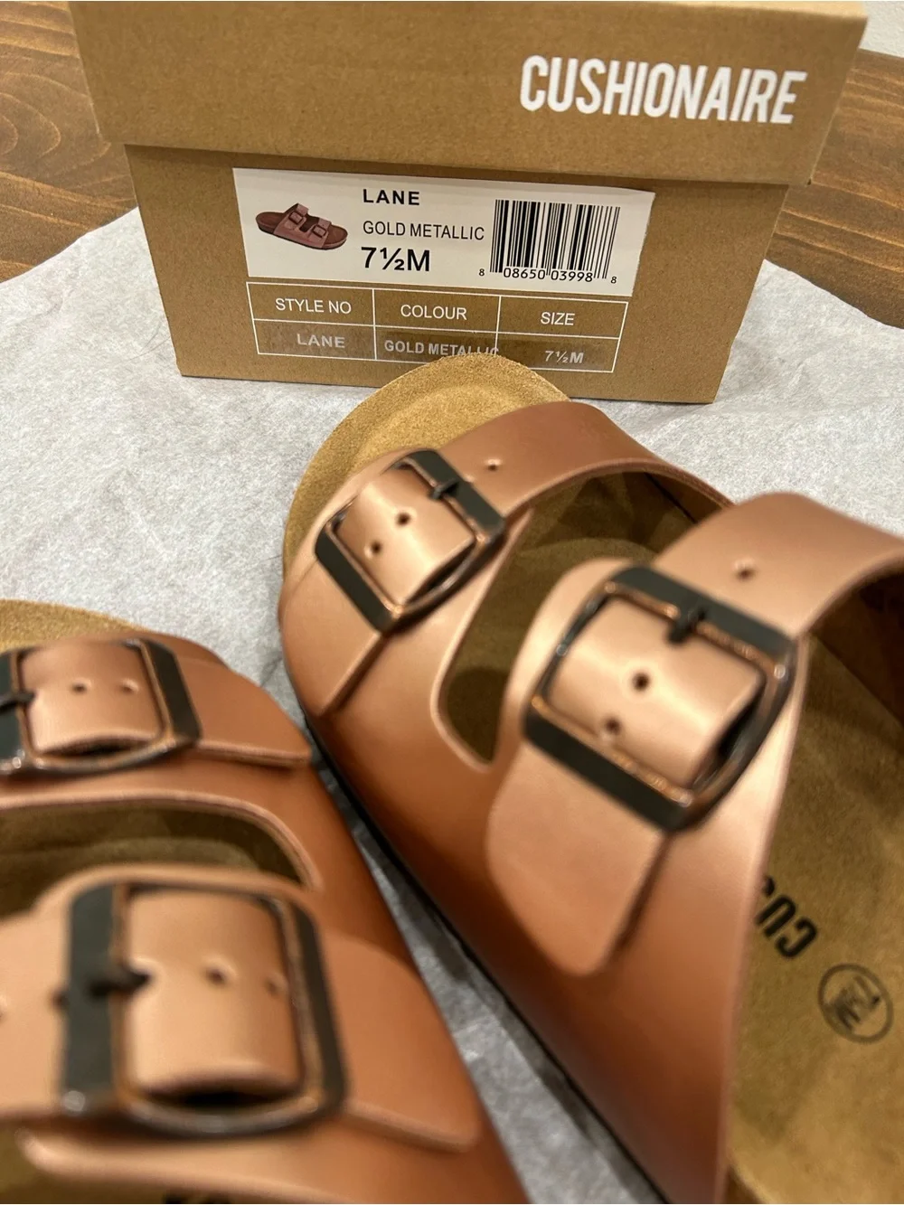 Cushionaire Lane Gold Metallic Women’s Size 7.5 Sandals. New